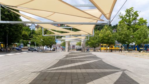 Hitzeschutz in der Stadt: Dieser Stuttgarter Platz hat jetzt ein Sonnensegel