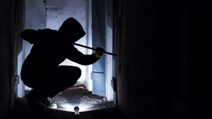 Stuttgart-Untertürkheim: In Gemeindehaus eingebrochen – Zeugen gesucht