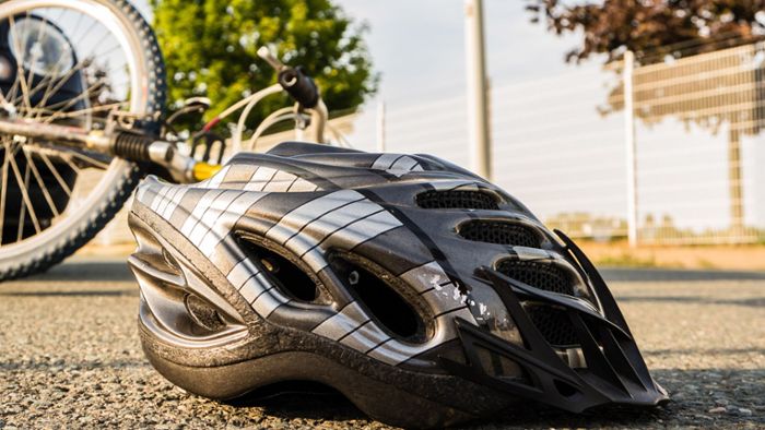 Unfall in Bad Cannstatt: Auto kollidiert mit Radfahrer – 33-jähriger Radler schwer verletzt