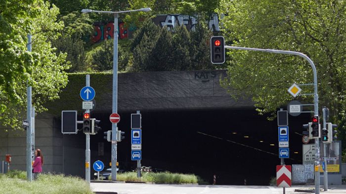 Stuttgart-Süd: Rote Ampeln sorgen für Verkehrschaos am Heslacher Tunnel