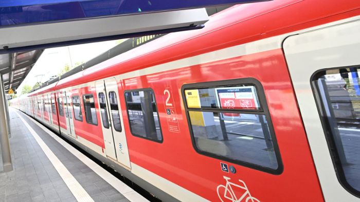 S-Bahn Stuttgart: Personen im Gleis  – zeitweise Ausfälle auf allen Linien