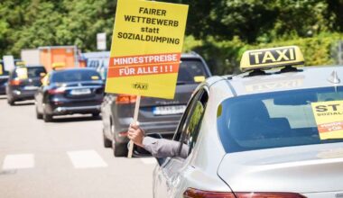 Taxi-Protest in Stuttgart: Mehr als 200 Taxis legen die Innenstadt lahm