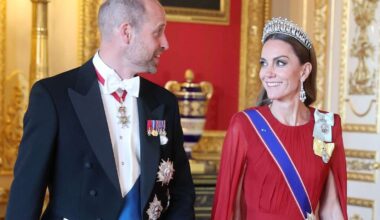 Prinzessin Kate (r.) und Prinz William waren lächelnd auf mehreren Bildern zu sehen.