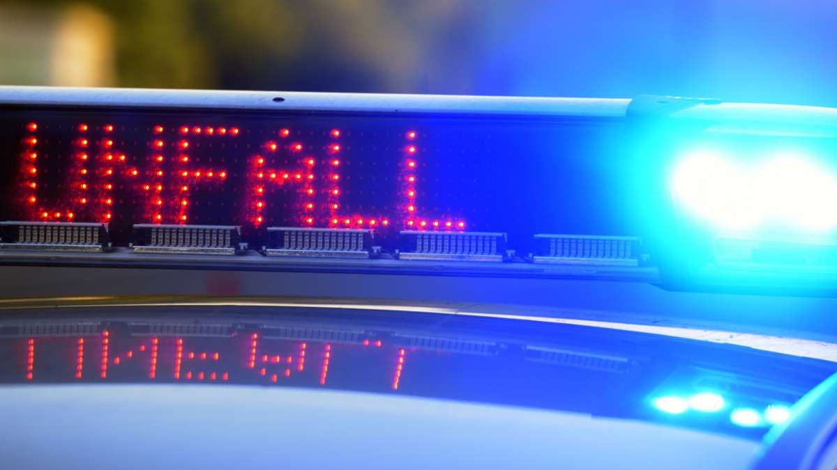 Unfall in Stuttgart-West: Fahranfängerin verwechselt Pedale – Auto fährt über Brüstung
