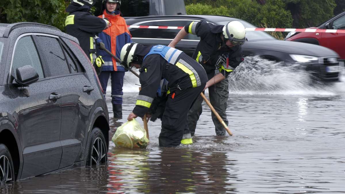 Unwetter: Regen setzt in Nürnberg Keller und Straßen unter Wasser - Panorama