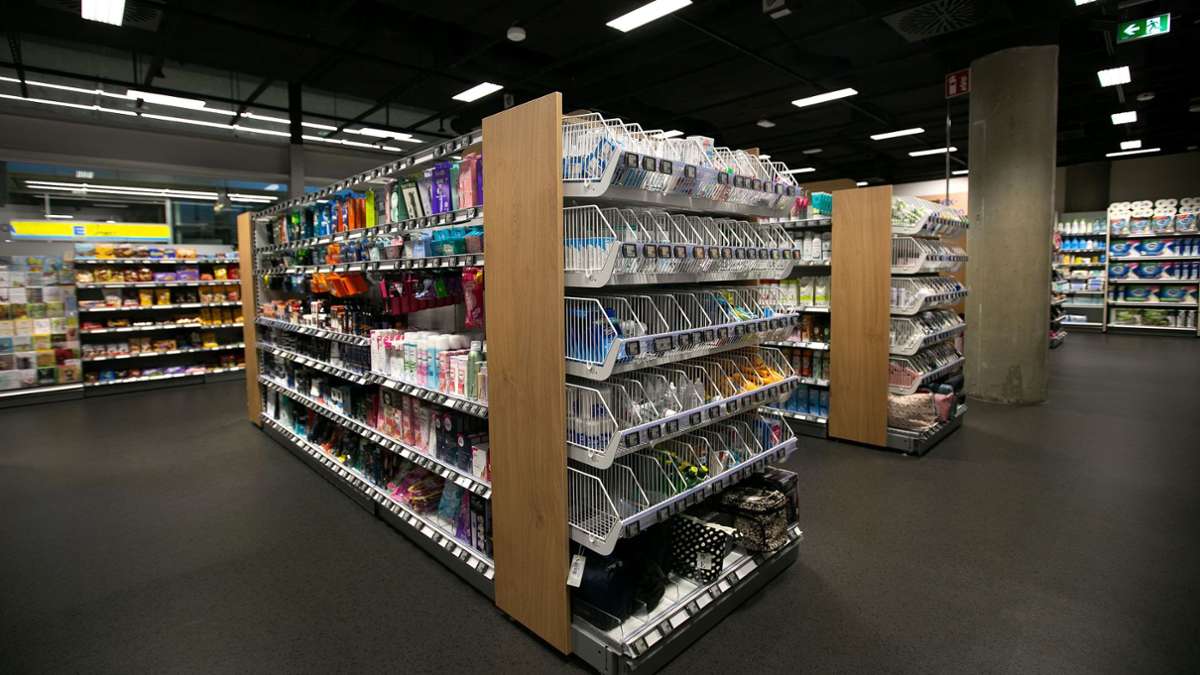 Shopping am Flughafen: Neue Drogerie „Budni“ eröffnet im Stuttgarter Flughafen - News