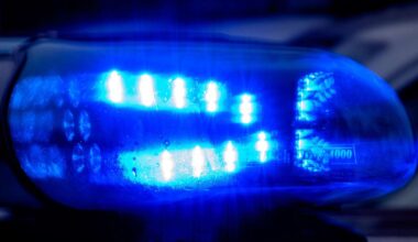 Stuttgart-Heumaden: Jugendliche schlagen vor Grundschule auf 15-Jährigen ein