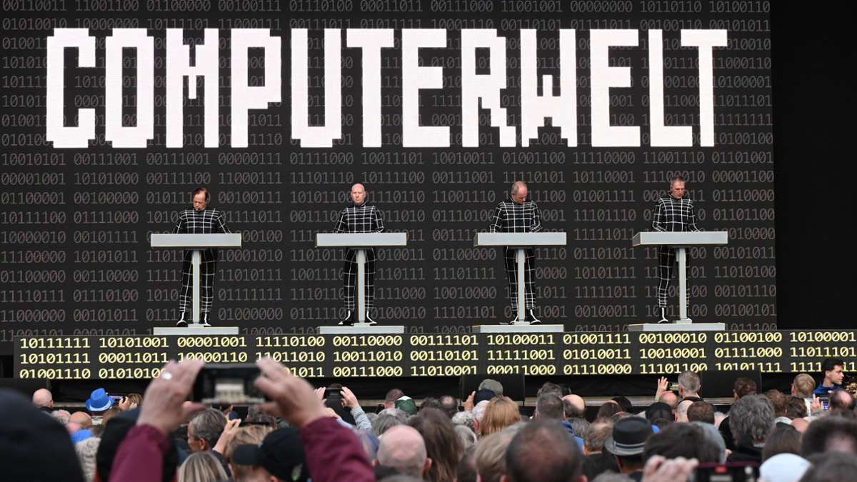 Kraftwerk auf dem Schlossplatz: Die Mensch-Maschinen in Stuttgart