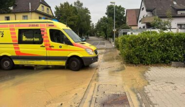Wasserrohrbruch in Stuttgart-Rohr: Straße überflutet – 20 Gebäude betroffen