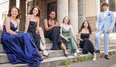 Abiball in Stuttgart: Eleganz mit ein wenig Glitzer – Sechs Abiturienten präsentieren ihre Roben