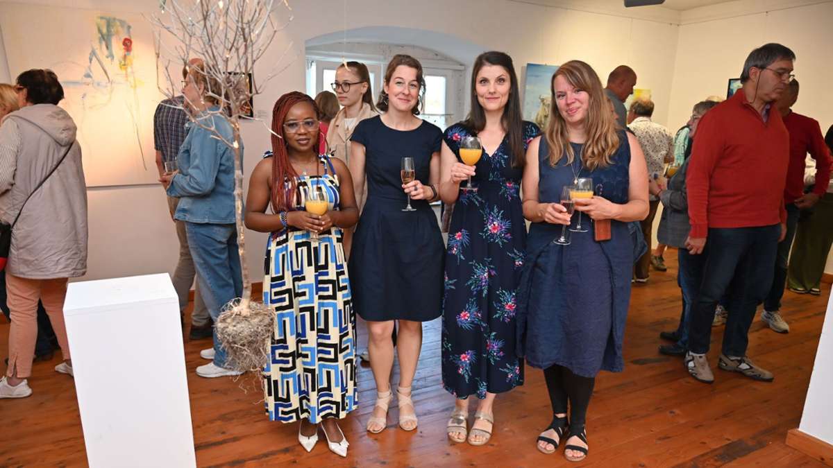 Werke zum Thema Europa von Maureen Ludwig, Severine Bebek, Julia Didelot und Claudia Büchner-Thron sind bis zum 19. August in  Roßdorf zu sehen.