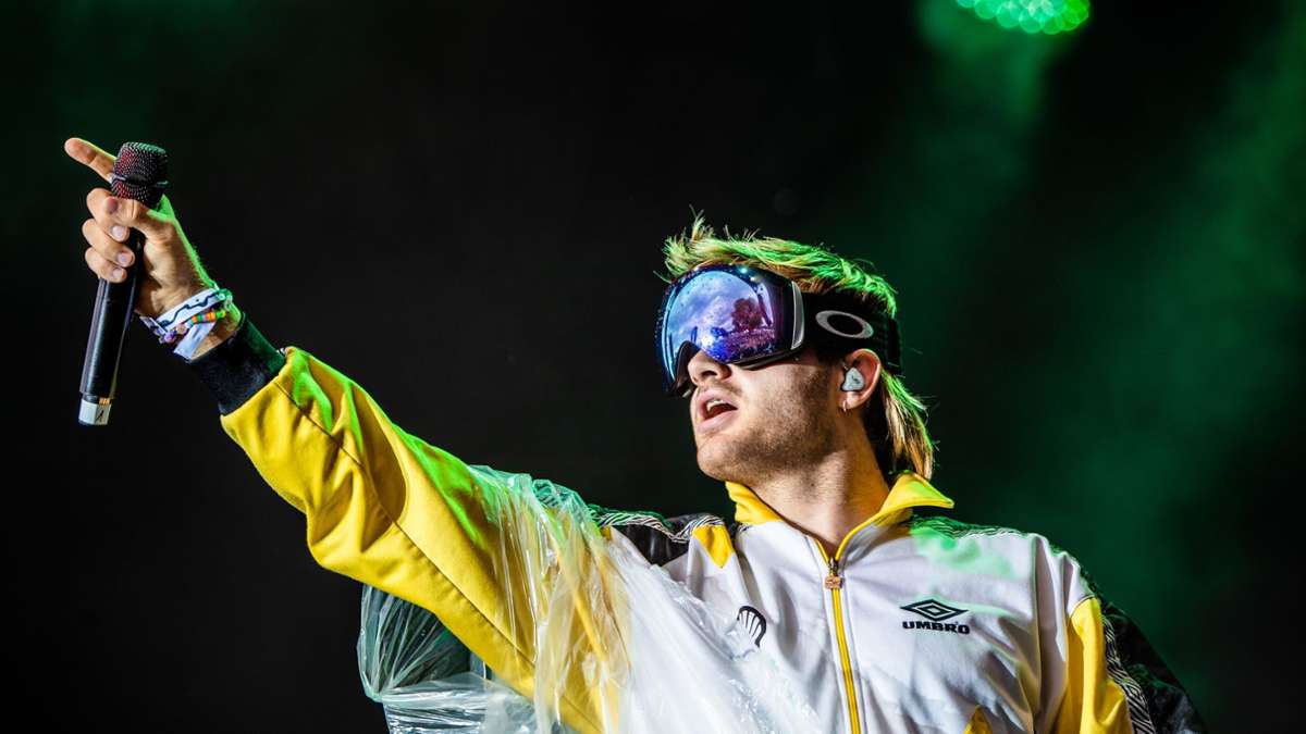 Rapper beim Kesselfestival: „Mauldäschle und Spätzle mit Soß ufd ois“ – Ski Aggu gibt den Schwaben
