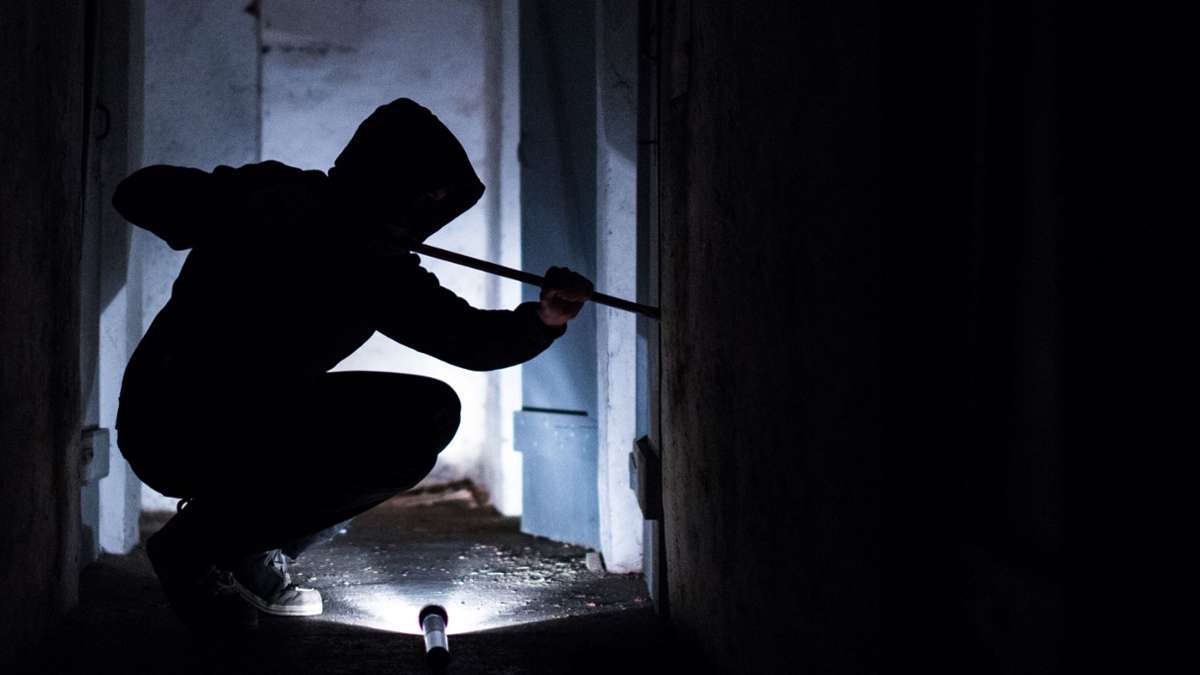 Stuttgart-Untertürkheim: In Gemeindehaus eingebrochen – Zeugen gesucht