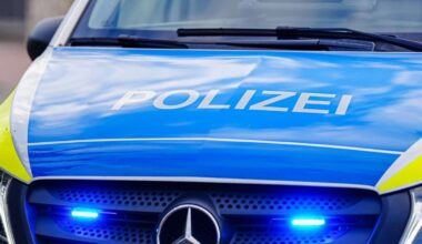 Stuttgarter Hauptbahnhof: Frau beleidigt Reisende – Polizei sucht Geschädigte