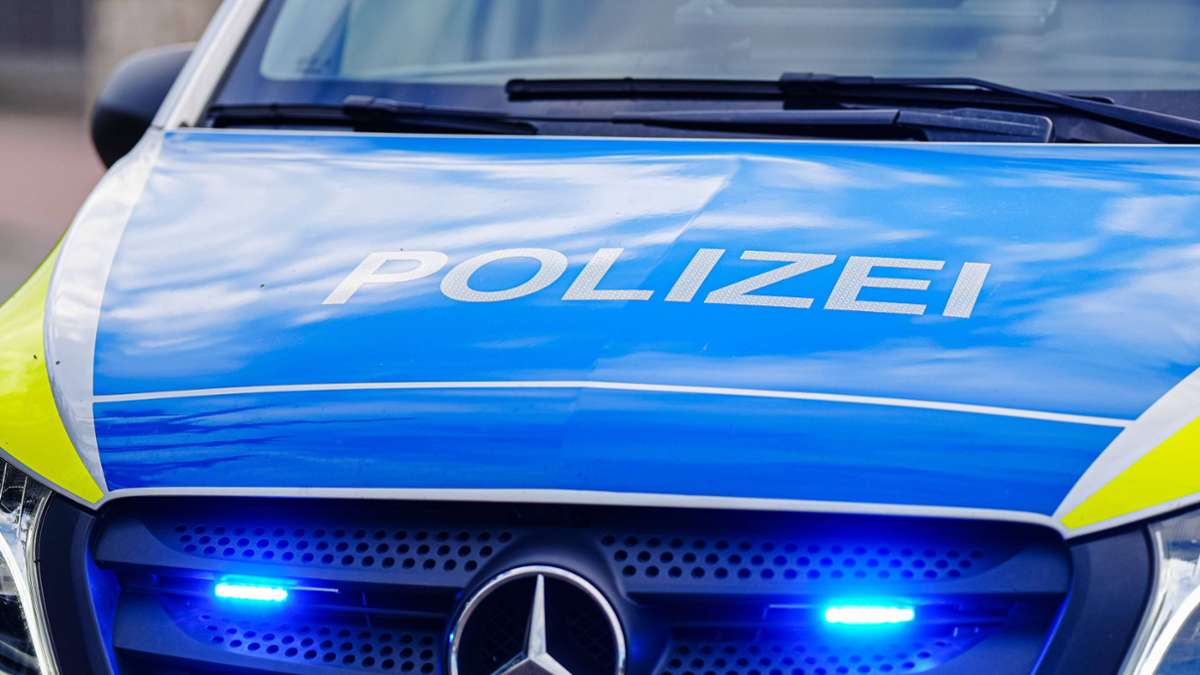 Stuttgarter Hauptbahnhof: Frau beleidigt Reisende – Polizei sucht Geschädigte