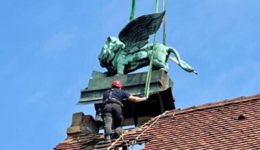 Restaurierte Tierfigur: Fliegt ein Löwe über Stuttgart