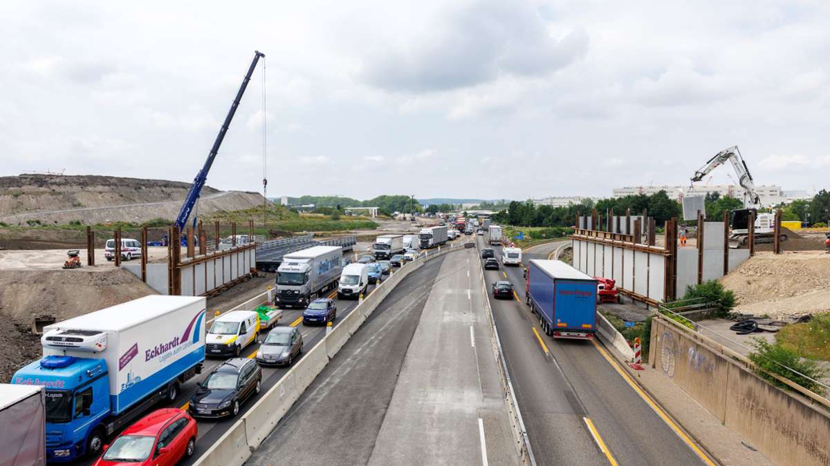 A 81 bei Böblingen/Sindelfingen: Autobahn Richtung Stuttgart gesperrt