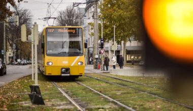 Unfall in Bad Cannstatt: Stadtbahn und Fahrzeug kollidieren – U1 und U13 zeitweise beeinträchtigt