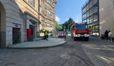 In Studentenwohnheim in Ebingen: Angebranntes Essen ruft Feuerwehr auf den Plan - Bewohner flüchten - Albstadt