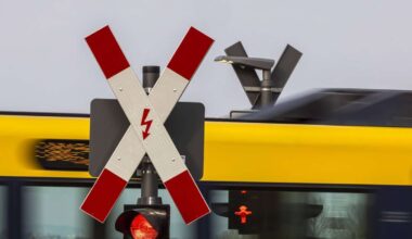 Unfall in Zuffenhausen: Auto kollidiert mit Stadtbahn