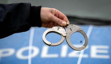 Schwerpunkt im Raum Stuttgart: Hunderte Polizisten nehmen mutmaßliche Drogenbande hoch