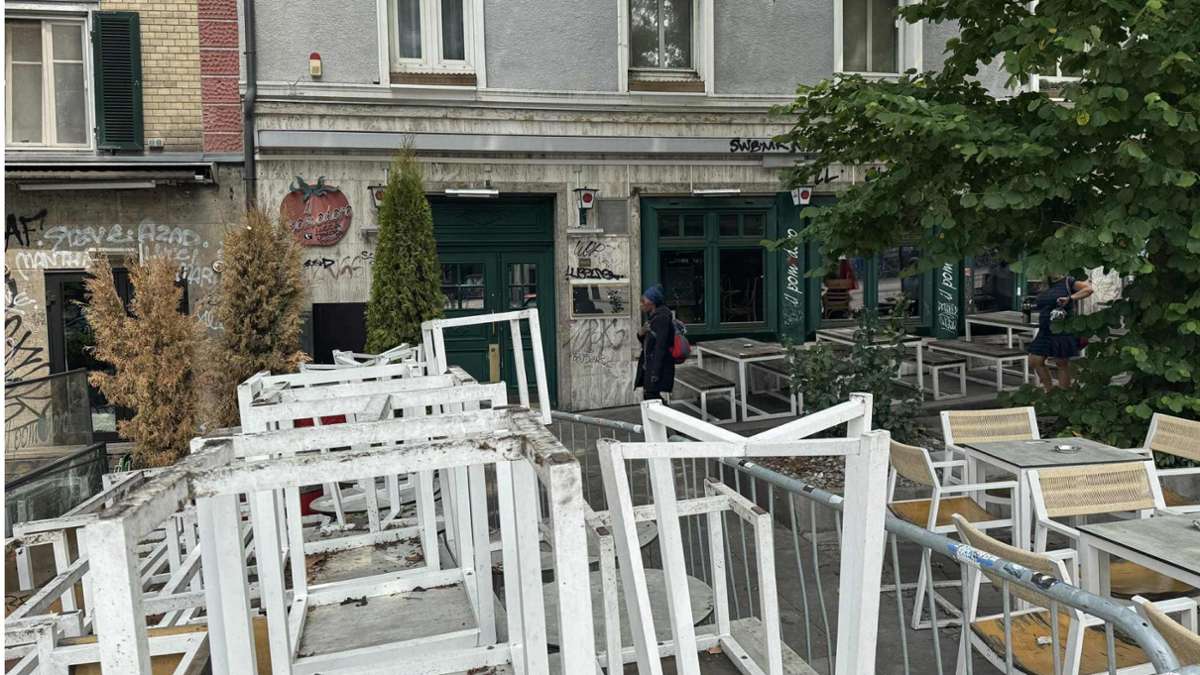Kult-Italiener in Stuttgart: Stühle gestapelt, Hoffnung vertagt: Was passiert mit dem Il Pomodoro?