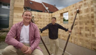 Innovation aus Tübingen: Dieses Haus mauern Maurer mit Schadholz