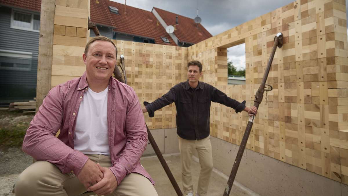Innovation aus Tübingen: Dieses Haus mauern Maurer mit Schadholz
