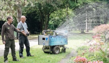 Friedhof in Degerloch: „Gießbert“ – ein Roboter kümmert sich jetzt um Stuttgarter Gräber