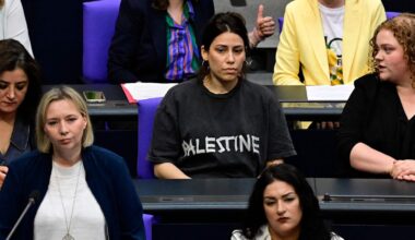 Bundestag: Linken-Politikerin Köktürk wehrt sich gegen Rauswurf durch Klöckner