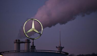 Mercedes ruft weltweit mehr als 200.000 Vans zurück