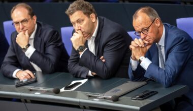 Bundestag verschiebt Wahlen von Verfassungsrichtern