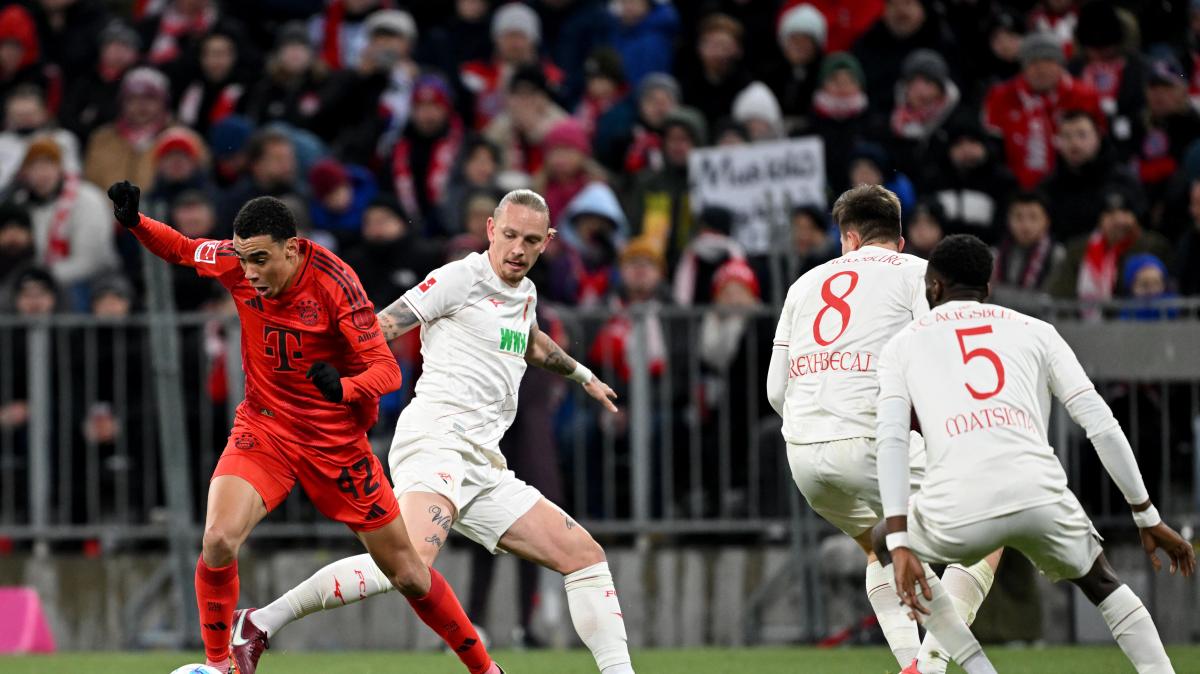 So viel ist der wertvollste Spieler des FC Augsburg wert