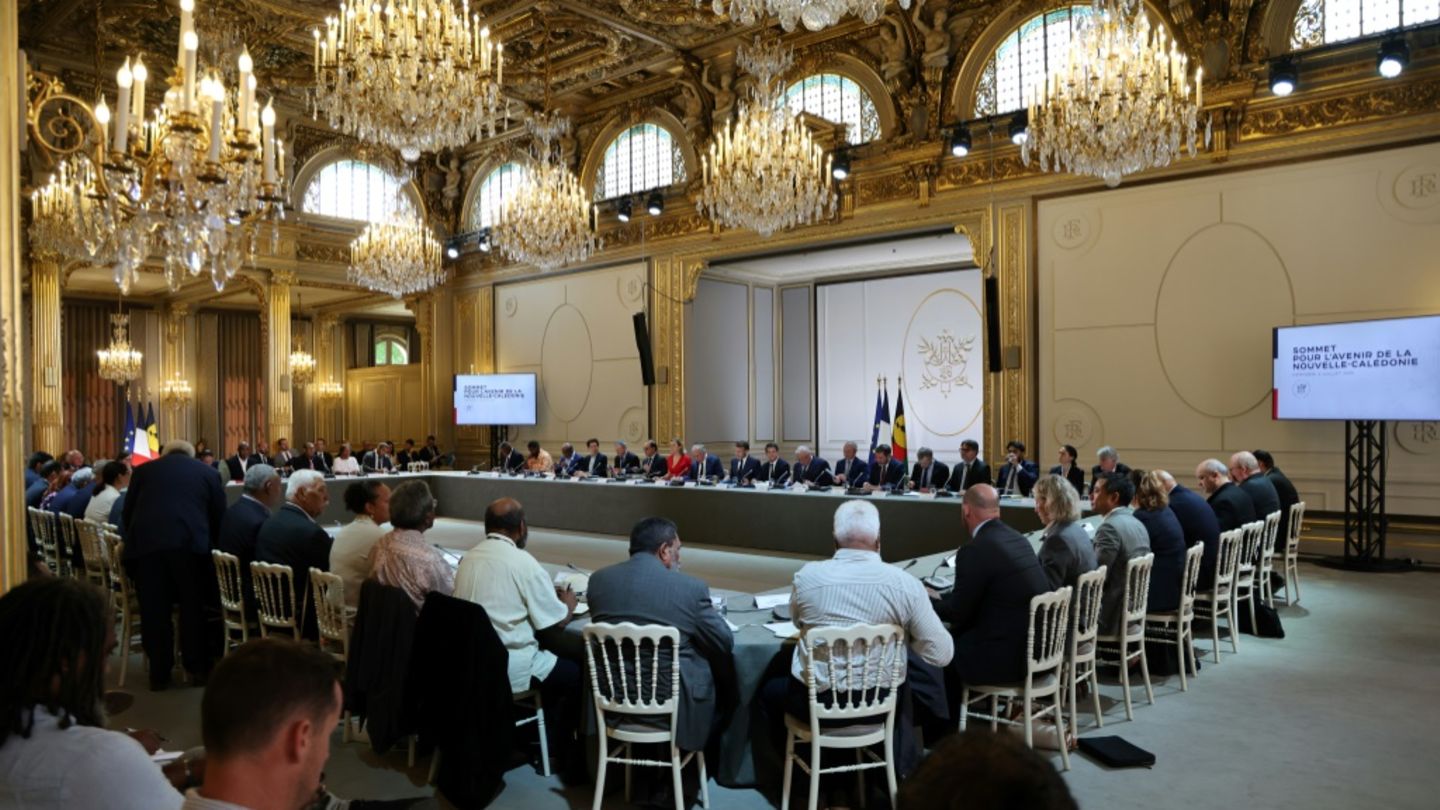 Beratungen über die Zukunft Neukaledoniens im Elysée-Palast in Paris