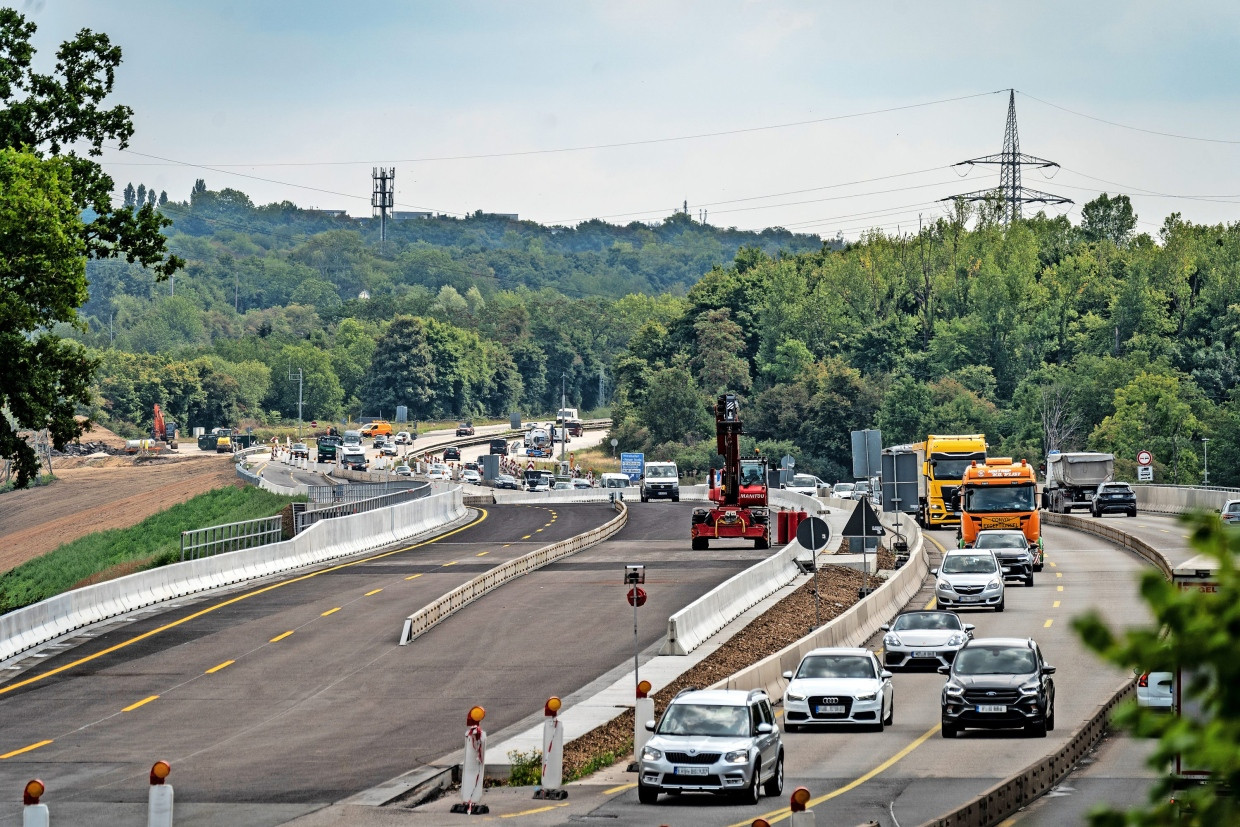 Noch gesperrt: die neue Brücke auf der A66 bei Wiesbaden