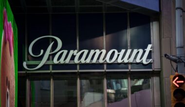 New York: Das Logo von Paramount am Times Square, aufgenommen in Manhattan.