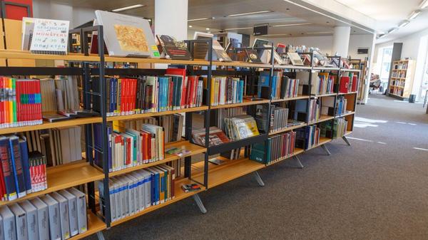 Gericht stoppt Warnhinweise in Stadtbücherei