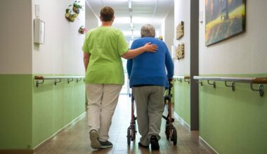 Pflege im Heim kostet pro Monat erstmals mehr als 3.000 Euro
