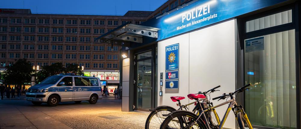 Die Polizeiwache am Alexanderplatz in Berlin.