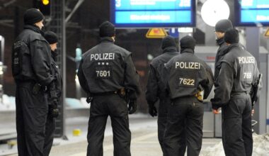 Sitze rausgerissen, Toiletten verstopft: HFC-Fans randalieren in der Bahn