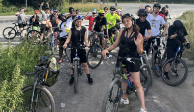 Besucher des Inside Eynatten radeln mit Jugendlichen aus Lüttich an die Küste