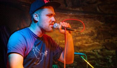 Lehrplan mal anders: Wie ein Marburger Lehrer mit Rap Deutschunterricht neu erfindet | hessenschau.de