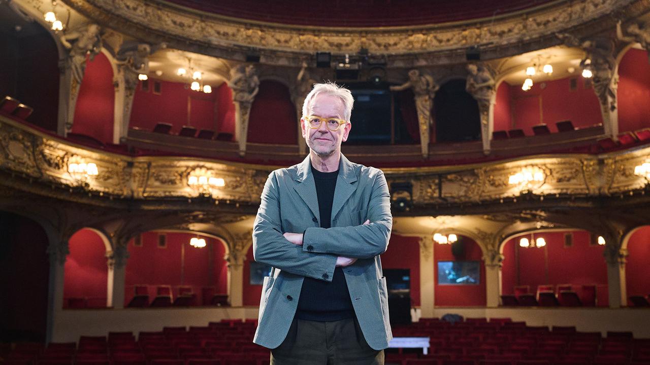 Berlin: Vertrag verlängert: Oliver Reese bleibt bis 2032 Intendant am Berliner Ensemble