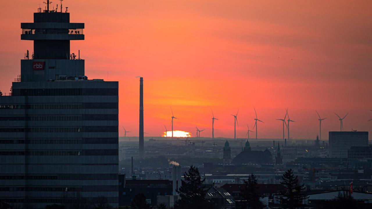 Brandenburg Berlin: Berliner Windkraft-Pläne stoßen auf Widerstand in Brandenburg