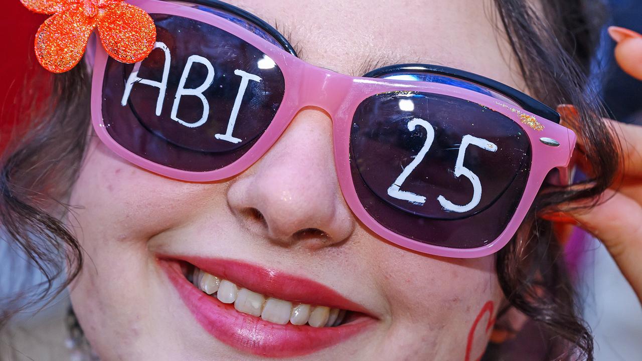 Brandenburg Berlin: Jüngste Berliner Abiturientin ist 14 Jahre alt und hat einen Schnitt von 1,1