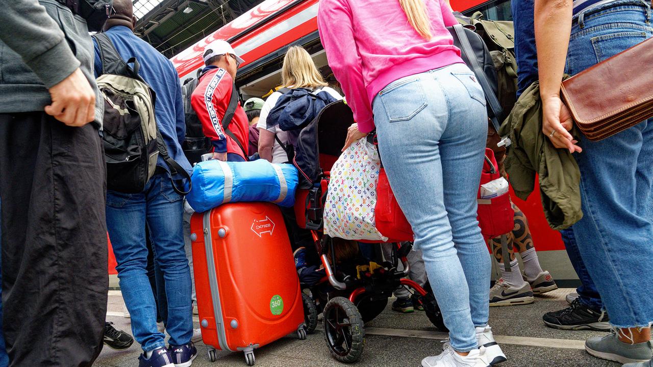 Brandenburg Berlin: VBB-Chef kritisiert Zustände für Fahrgäste