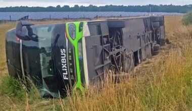 Brandenburg: Reisebus kippt auf A19 um - 23 Menschen verletzt