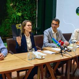Archivbild: Volksentscheid Baum, PK zur Vorstellung des BäumePlus-Gesetzes im Dussmann, Berlin. (Quelle: imago images/Myller)