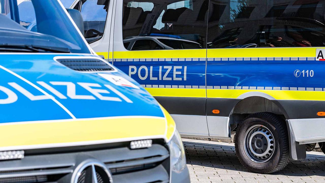 Berlin: Angriff auf 19-Jährige und ihre Mutter in Berlin-Lichtenberg: 18-jähriger Verdächtiger festgenommen