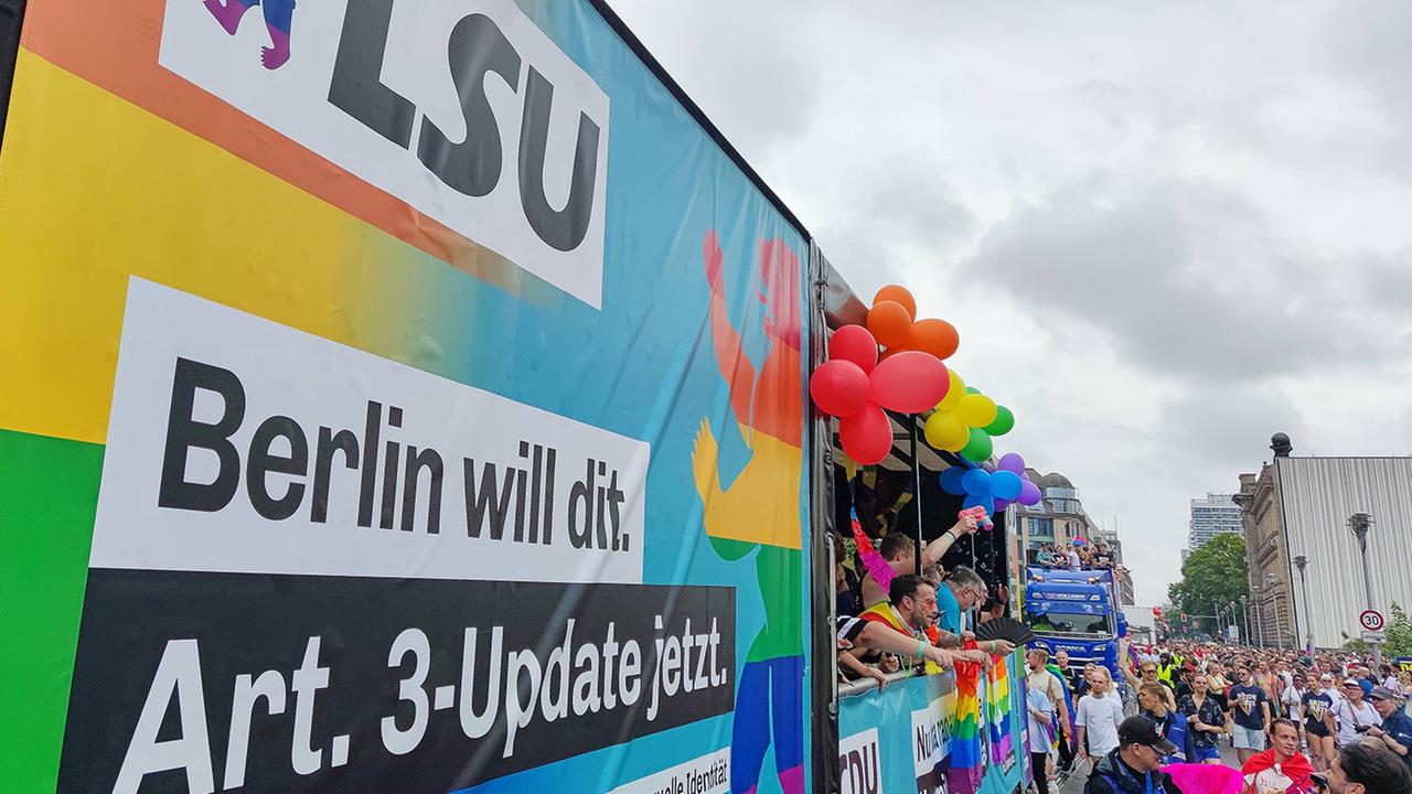 Berlin: CDU-Mitglieder sollen bei Berliner CSD geschlagen und bespuckt worden sein